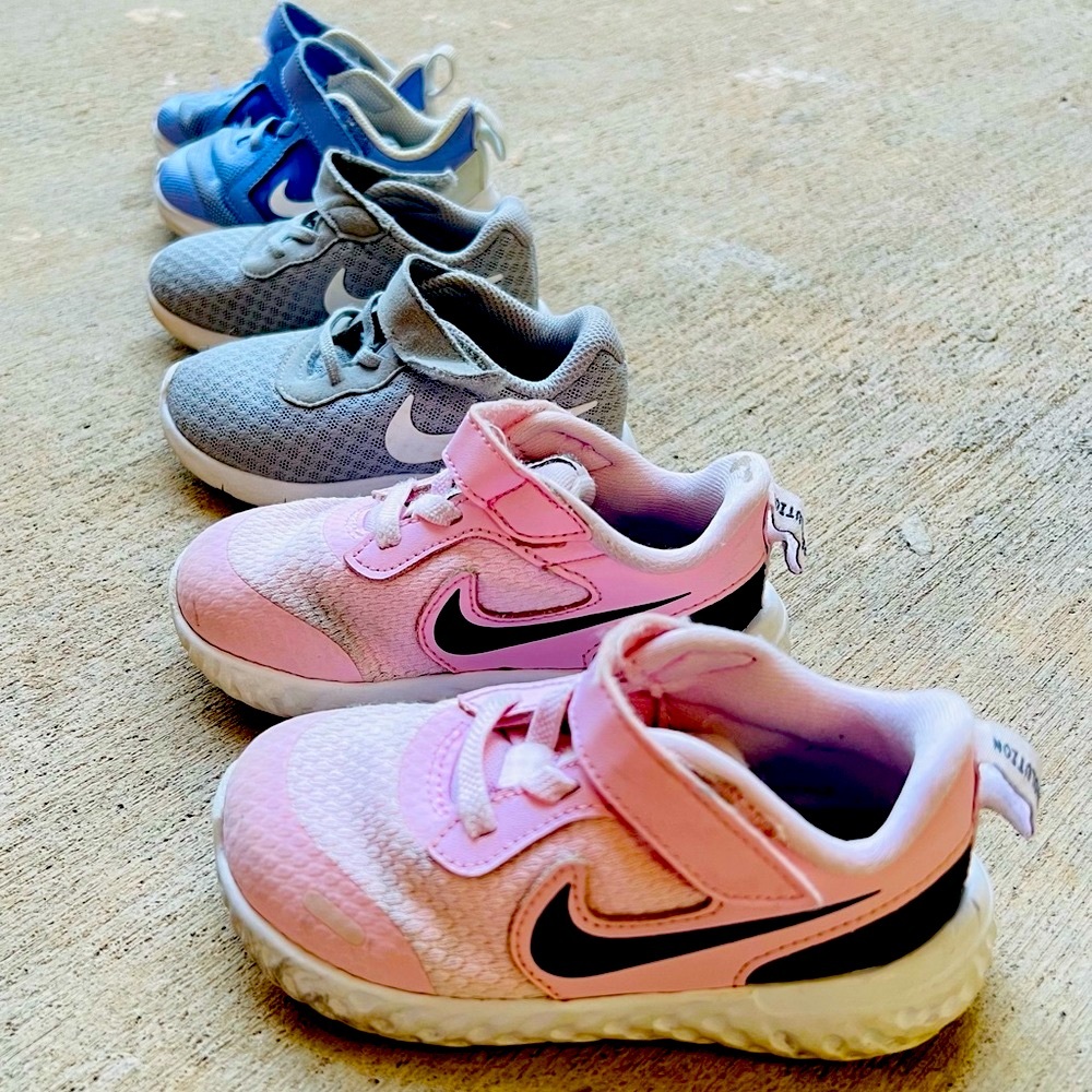 3 pairs- Nike shoe bundle children girls size 7 - child grew out of it very fast
